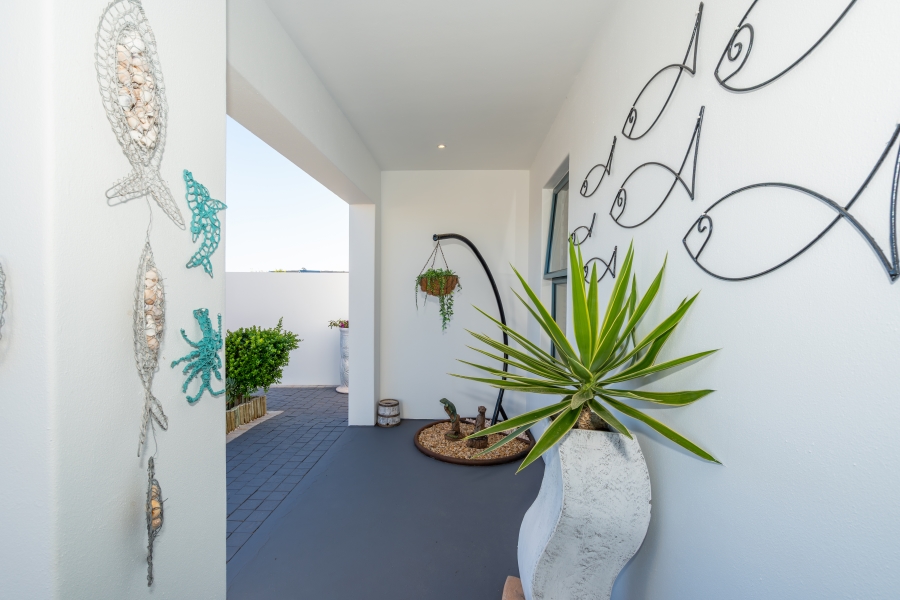 3 Bedroom Property for Sale in Blue Lagoon Western Cape